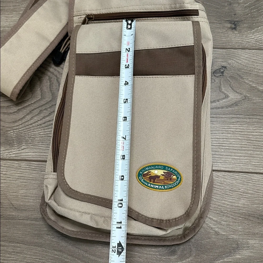 Vintage Disney Animal Kingdom Kilimanjaro‎ Safari Crossbody Messenger Bag Tan